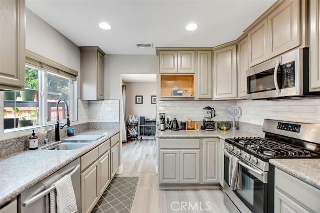 Detail Gallery Image 14 of 37 For 12559 Oriole Ave, Grand Terrace,  CA 92313 - 4 Beds | 2 Baths