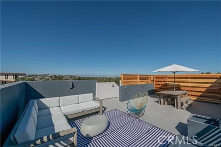 1920 Pacific Coast, Redondo Beach, California 90277, 3 Bedrooms Bedrooms, ,4 BathroomsBathrooms,Residential,Sold,Pacific Coast,OC23099557