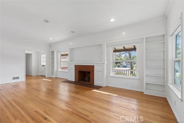 331 Cambridge Drive, Arcadia CA: https://media.crmls.org/medias/15bb6439-d0c5-4933-b92c-761c6ee060b8.jpg