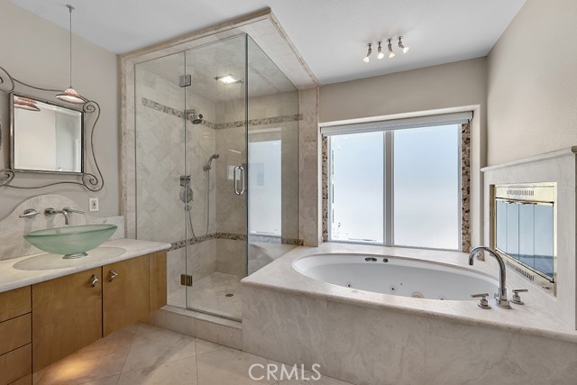 590 Stonebrook Street, Simi Valley CA: https://media.crmls.org/medias/15bbb851-8bcd-4c48-8c7e-66c5323a556a.jpg