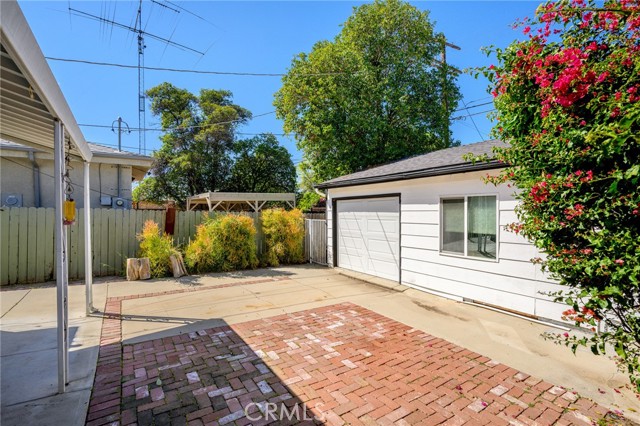 Detail Gallery Image 31 of 34 For 17429 Burbank Bld, Encino,  CA 91316 - 3 Beds | 2 Baths