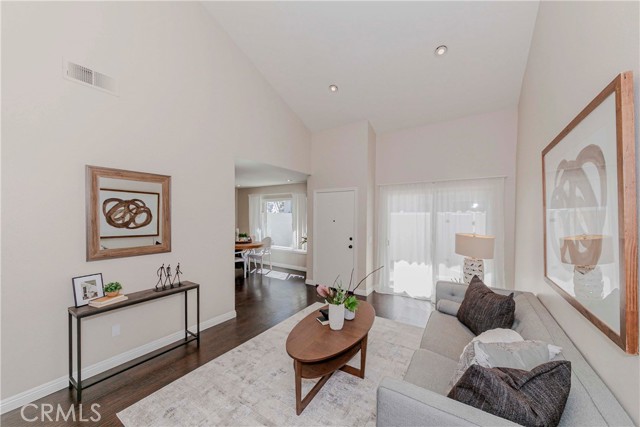 Detail Gallery Image 10 of 50 For 2422 Coventry Cir #47,  Fullerton,  CA 92833 - 3 Beds | 1/1 Baths