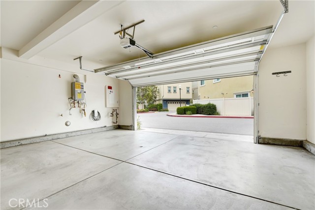 9126 Foster Lane, Chatsworth CA: https://media.crmls.org/medias/15bdf04b-ccbb-44b6-a028-753421532bb3.jpg