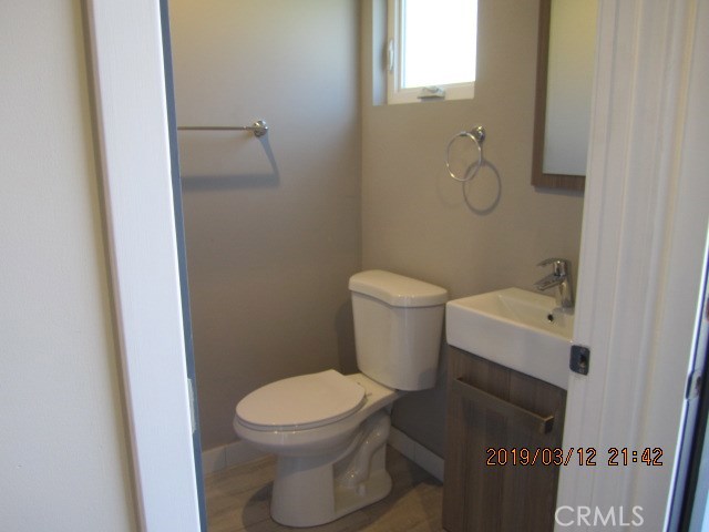 Detail Gallery Image 14 of 22 For 6220 Tyrone Ave #6220 1/2,  Van Nuys,  CA 91401 - 3 Beds | 3 Baths