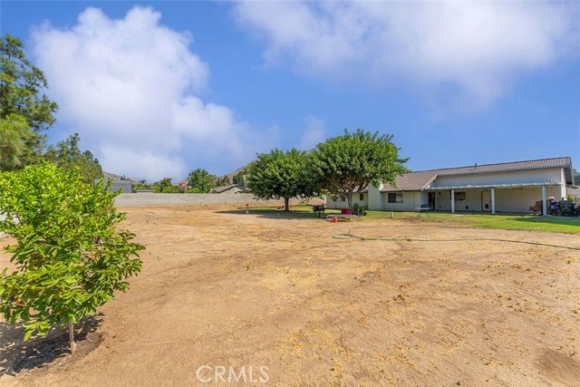 6860 27th Street, Jurupa Valley CA: https://media.crmls.org/medias/15be1fb0-4486-4c6b-bb2a-3199b000285a.jpg
