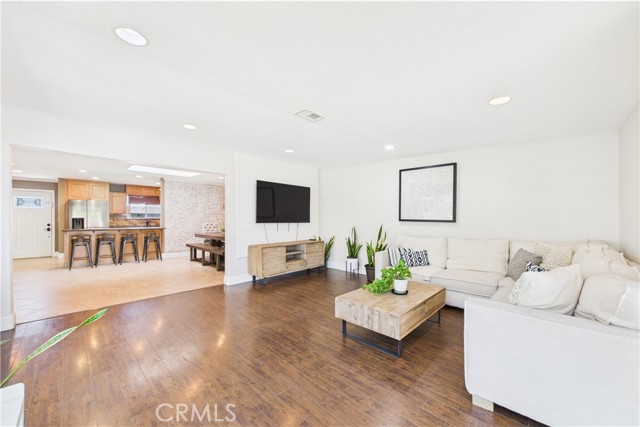 3647 W Myra Avenue, Anaheim CA: https://media.crmls.org/medias/15be21a0-9fa8-47c6-9c1c-937f6c4930f5.jpg