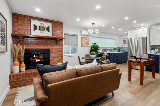 23 65th Place, Long Beach CA: https://media.crmls.org/medias/15be2daa-503c-46cc-b501-eb1d953eaff1.jpg
