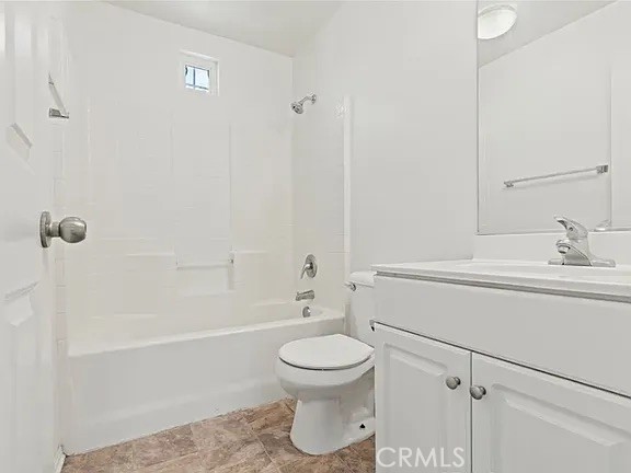https://media.crmls.org/medias/15befd63-b03f-4473-bbaa-49ab6a35e0c2.jpg?preset=X-Large