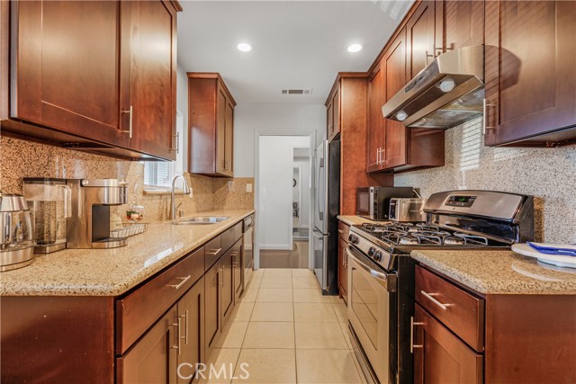 Detail Gallery Image 8 of 23 For 4775 Beverly Ct, Riverside,  CA 92506 - 3 Beds | 2 Baths