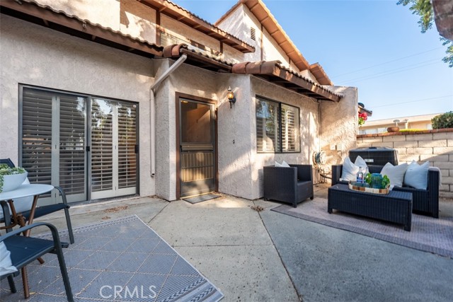 922 N Redding Way, Upland CA: https://media.crmls.org/medias/15bfb52f-f48d-44f1-bcda-b30f753c321e.jpg