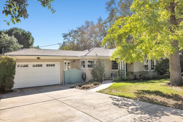 2-car garage w studio attached in back