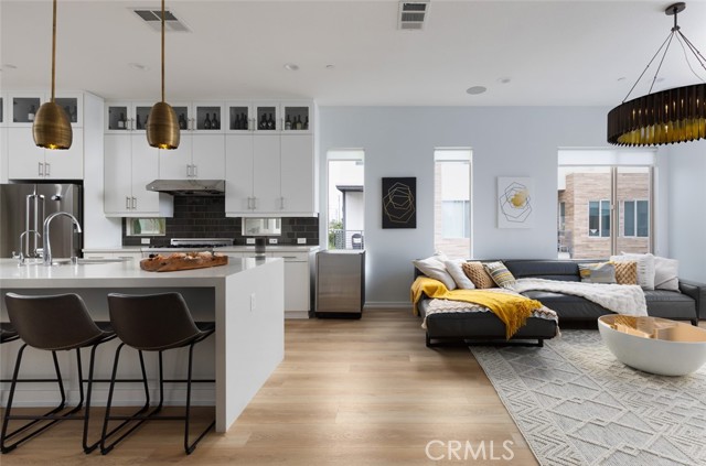 15 Ebb Tide Circle, Newport Beach CA: https://media.crmls.org/medias/15c112e1-7311-4b06-aaf0-fe0f1abd595f.jpg