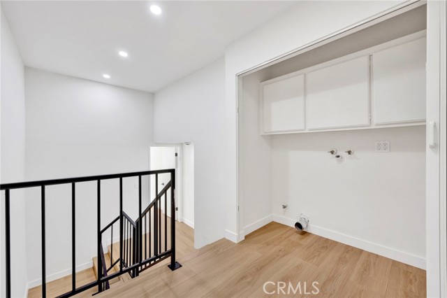 Detail Gallery Image 27 of 30 For 17303 Chatsworth St #4,  Granada Hills,  CA 91344 - 2 Beds | 1/1 Baths