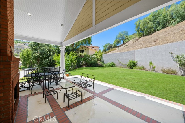 9 Zanja Lane, Bell Canyon CA: https://media.crmls.org/medias/15c16b10-e5a3-4fbf-8323-ac59e2dcca30.jpg