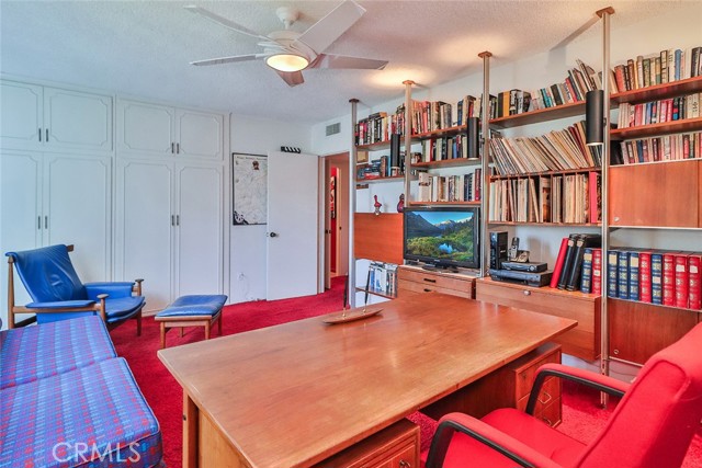 17313 Citronia Street, Northridge CA: https://media.crmls.org/medias/15c35b0d-8fcd-4b40-aea7-b38af82a6c12.jpg