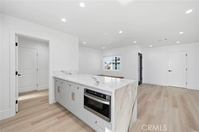 Detail Gallery Image 6 of 26 For 18584 Redwood, Fountain Valley,  CA 92708 - 3 Beds | 2/1 Baths