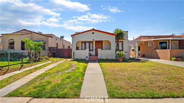 Detail Gallery Image 1 of 32 For 3118 W 68th St, Los Angeles,  CA 90043 - 3 Beds | 2 Baths