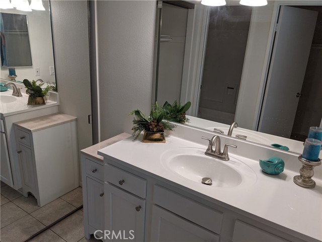 Detail Gallery Image 3 of 14 For 23224 Orange, Lake Forest,  CA 92630 - 1 Beds | 1 Baths