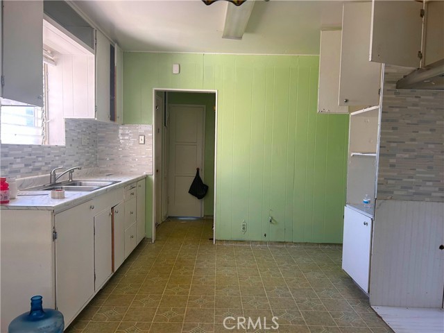 Detail Gallery Image 7 of 15 For 1418 W 93rd, Los Angeles,  CA 90047 - 3 Beds | 2 Baths