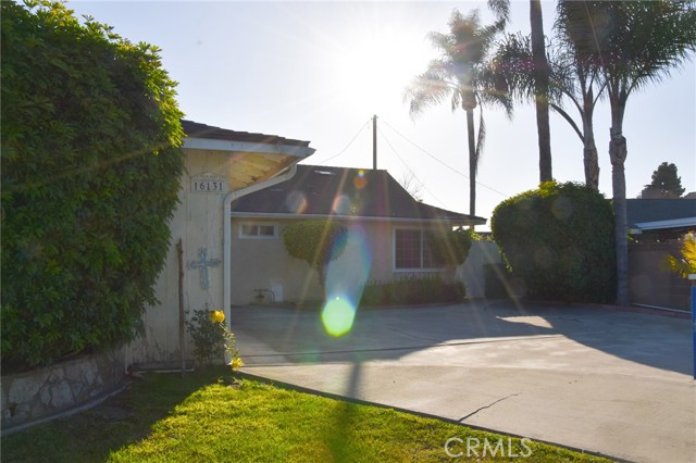 Detail Gallery Image 3 of 43 For 16131 Nassau Ln, Huntington Beach,  CA 92649 - 3 Beds | 3 Baths
