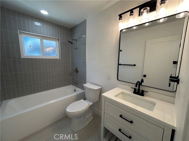 283 E Churchill Street, Stockton CA: https://media.crmls.org/medias/15c4f820-1bea-4d2c-8555-06b4bb6b2336.jpg