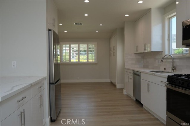 2031 Jolley Drive, Burbank CA: https://media.crmls.org/medias/15c5244b-9fe4-4967-ad83-eeb42894fed5.jpg