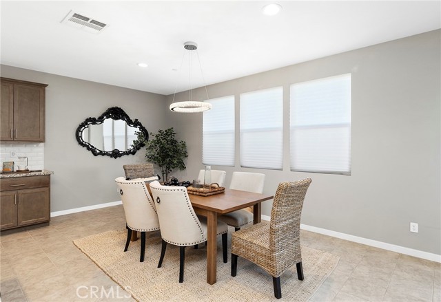 Detail Gallery Image 14 of 62 For 4893 S Tangerine Way, Ontario,  CA 91762 - 4 Beds | 2/1 Baths