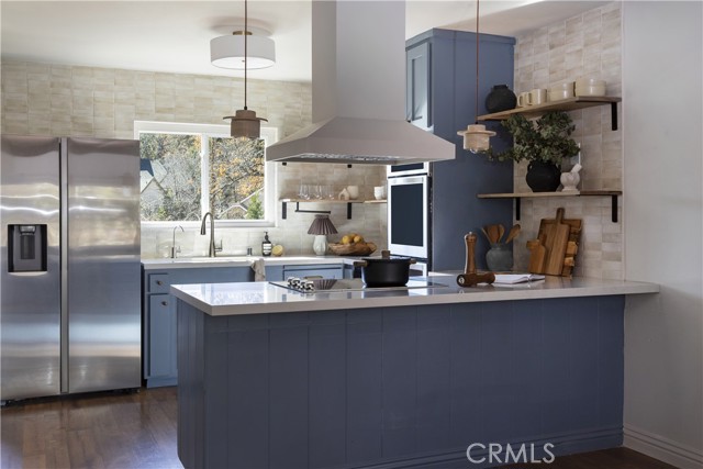 Detail Gallery Image 5 of 29 For 28000 West Shore Dr, Lake Arrowhead,  CA 92352 - 4 Beds | 3/1 Baths