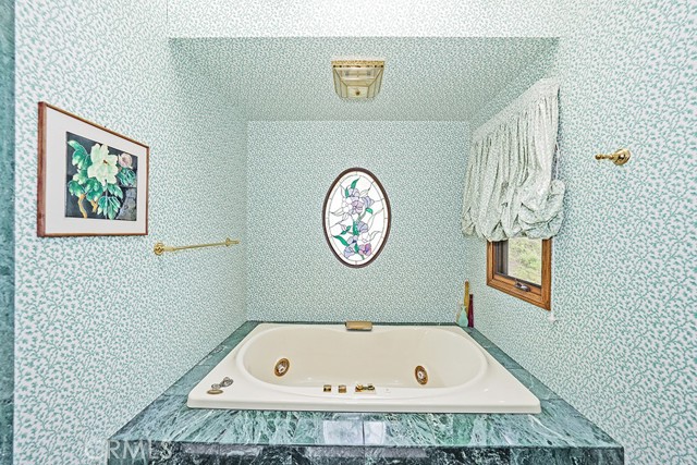 9752 Rangeview Drive, Santa Ana CA: https://media.crmls.org/medias/15c5a45b-9712-47ae-a7dd-d920cf5aefda.jpg