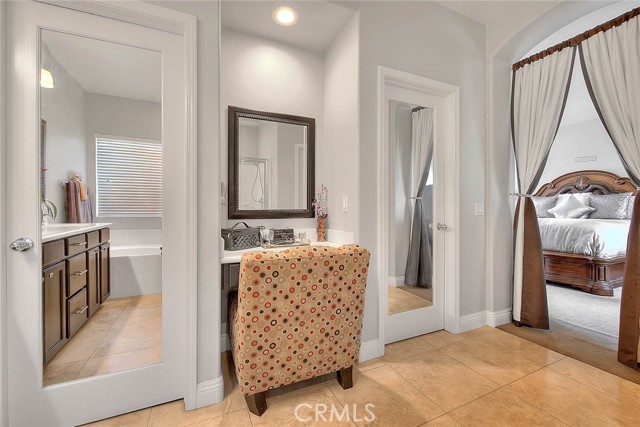 8758 Aspen Court, Riverside CA: https://media.crmls.org/medias/15c631a9-c2dd-4369-b191-4b3f8a8c7b01.jpg