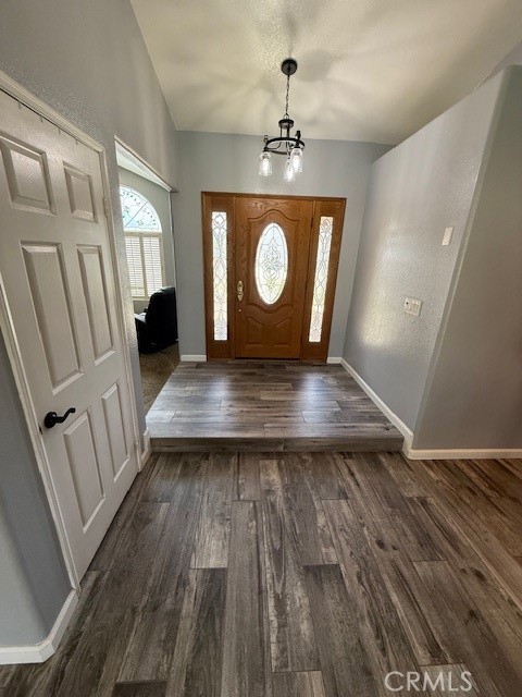 19534 Kiningham Drive, Bloomington CA: https://media.crmls.org/medias/15c654d5-d06f-4573-8033-716a173ff58a.jpg