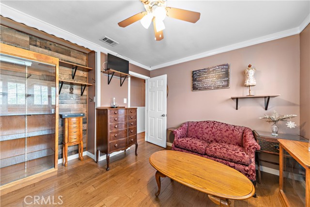 2033 E Duell Street, Glendora CA: https://media.crmls.org/medias/15c6fb29-41a7-4908-88b3-c142116bd6c8.jpg