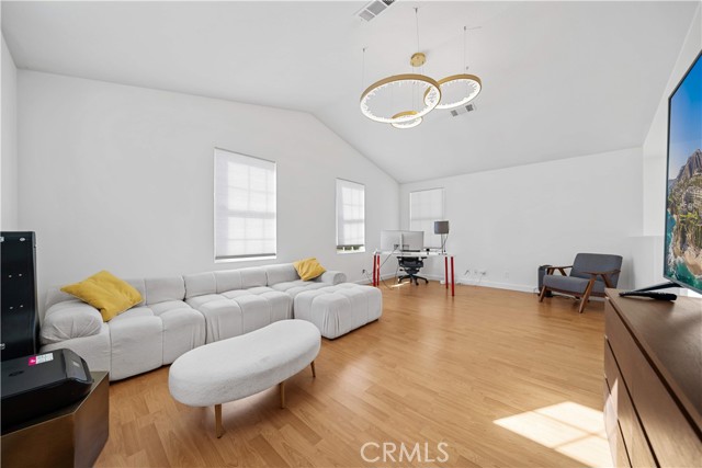 Detail Gallery Image 16 of 38 For 13050 Arborwalk Ln, Tustin,  CA 92782 - 3 Beds | 2/1 Baths