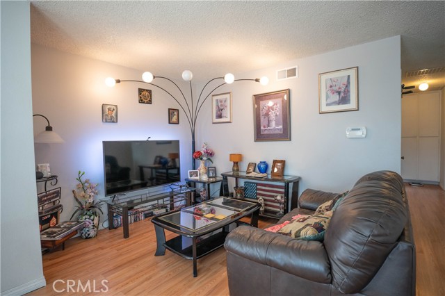 Detail Gallery Image 5 of 38 For 31095 Camino Verde, Temecula,  CA 92591 - 3 Beds | 1/1 Baths