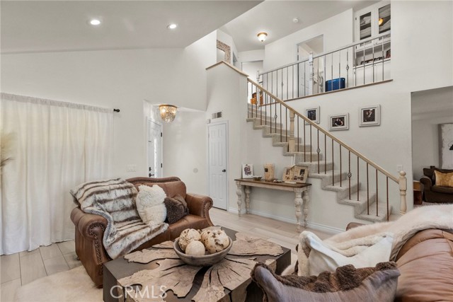 Image 5 of 44 For 7282 Woodvale Court