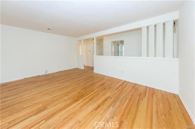 Detail Gallery Image 5 of 16 For 15853 Romar St, Granada Hills,  CA 91343 - 3 Beds | 2 Baths