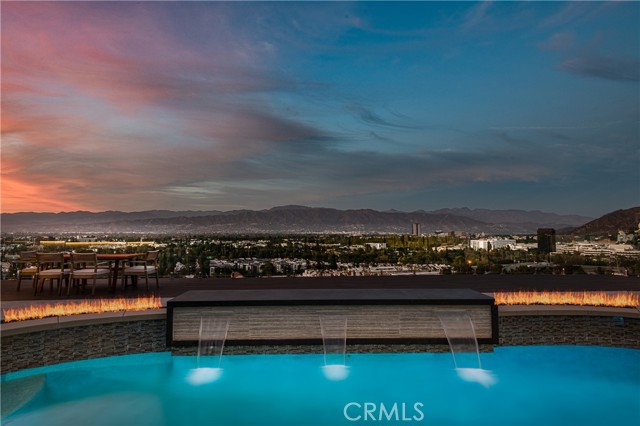 Detail Gallery Image 2 of 46 For 11039 Wrightwood Pl, Studio City,  CA 91604 - 3 Beds | 3 Baths