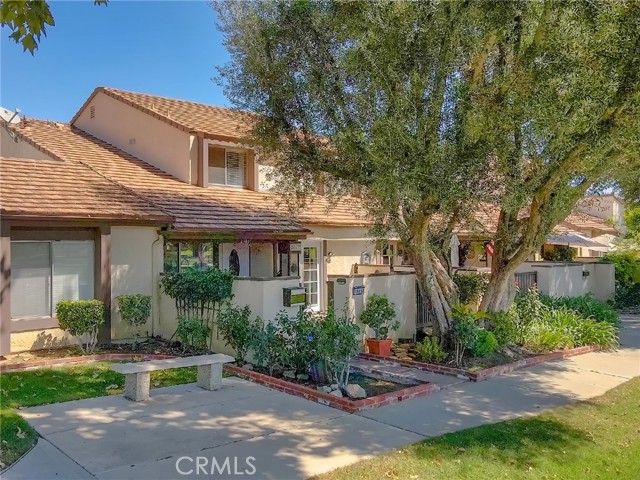 Detail Gallery Image 3 of 41 For 24637 Trevino Dr, Valencia,  CA 91355 - 3 Beds | 2/1 Baths