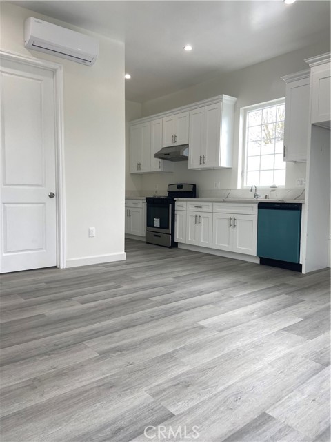 Front Image Thumbnail for CRTR26026195