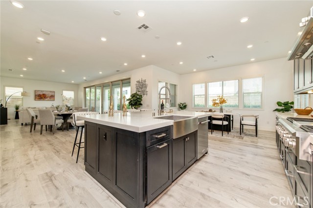 Detail Gallery Image 9 of 39 For 113 Measure, Irvine,  CA 92618 - 4 Beds | 4/1 Baths