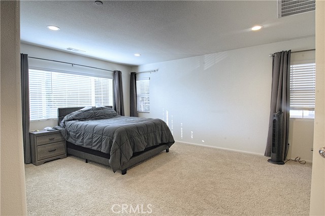 Detail Gallery Image 10 of 26 For 202 Bay Laurel Ct, Vista,  CA 92083 - 3 Beds | 2/1 Baths