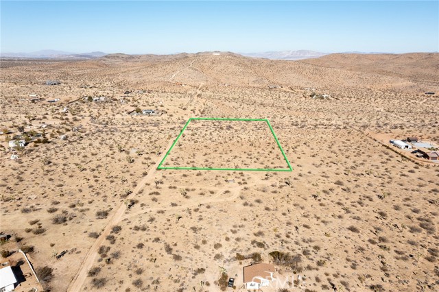 Detail Gallery Image 9 of 19 For 59525 La Crescenta Dr, Yucca Valley,  CA 92284 - – Beds | – Baths