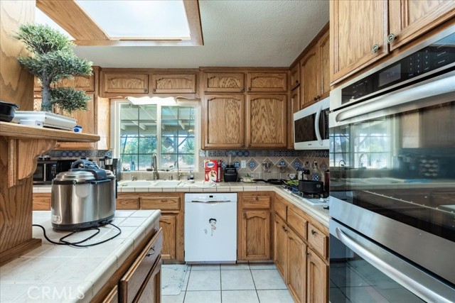 Detail Gallery Image 10 of 49 For 26898 Avenue 18 1/4, Madera,  CA 93638 - 5 Beds | 3 Baths