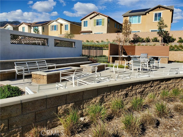 Detail Gallery Image 19 of 23 For 16229 Castello #6,  Fontana,  CA 92336 - 4 Beds | 2/1 Baths