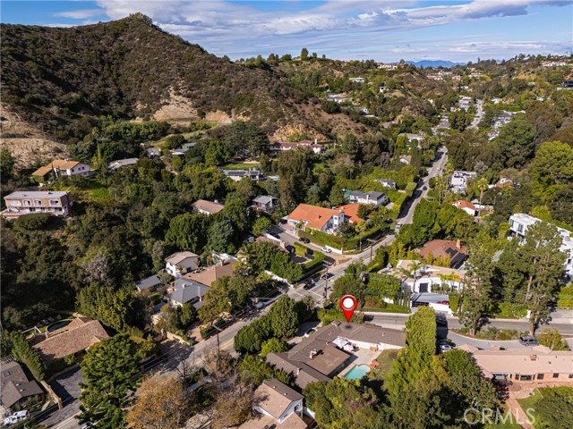 Detail Gallery Image 28 of 38 For 2072 Coldwater Canyon, Beverly Hills,  CA 90210 - 4 Beds | 4/1 Baths