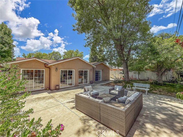 24017 Sylvan Street, Woodland Hills CA: https://media.crmls.org/medias/15cffda5-2da9-4978-bc69-a5686e1edbd8.jpg