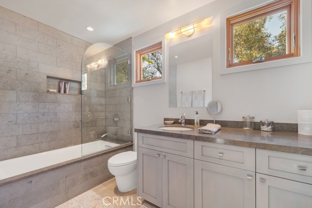 Detail Gallery Image 25 of 40 For 4315 Morro Dr, Woodland Hills,  CA 91364 - 3 Beds | 3/1 Baths
