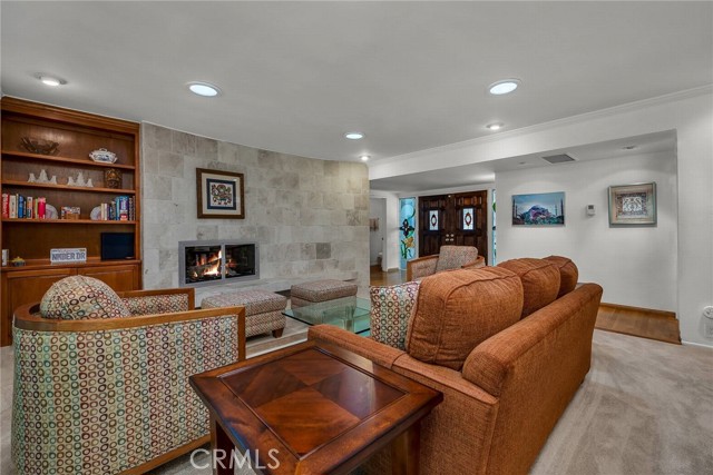 Detail Gallery Image 3 of 37 For 23232 Liahona Pl, Woodland Hills,  CA 91364 - 5 Beds | 3/1 Baths