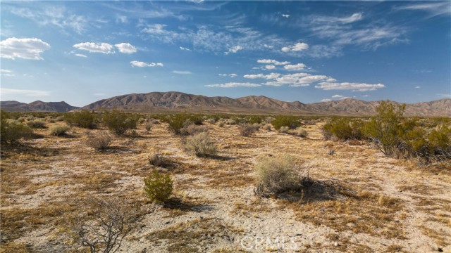 10313 E Lake Road, Cantil, California 93519, ,Land,For Sale,10313 E Lake Road,CRND23186331