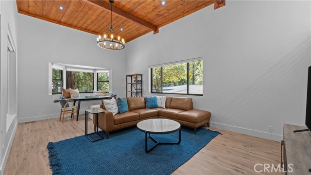 610 Pioneer, Lake Arrowhead, CA 92352